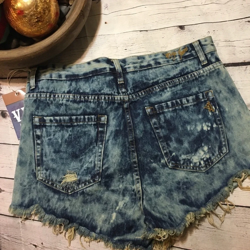 NWT VIP Jeans hi rise distressed acid wash denim shorts.